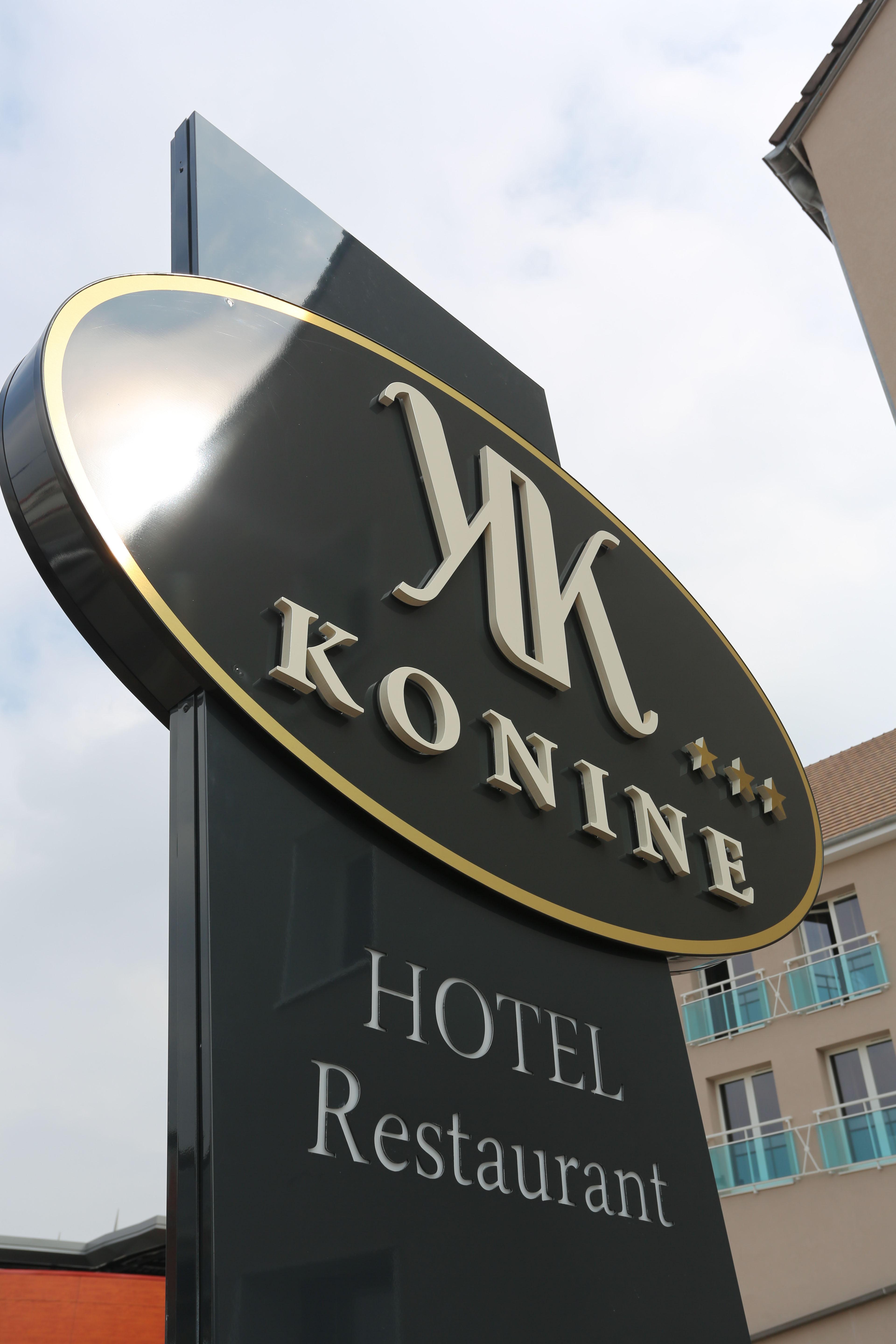 Le Konine - Hotel & Bar & Restaurant Монсо-ле-Мин Экстерьер фото