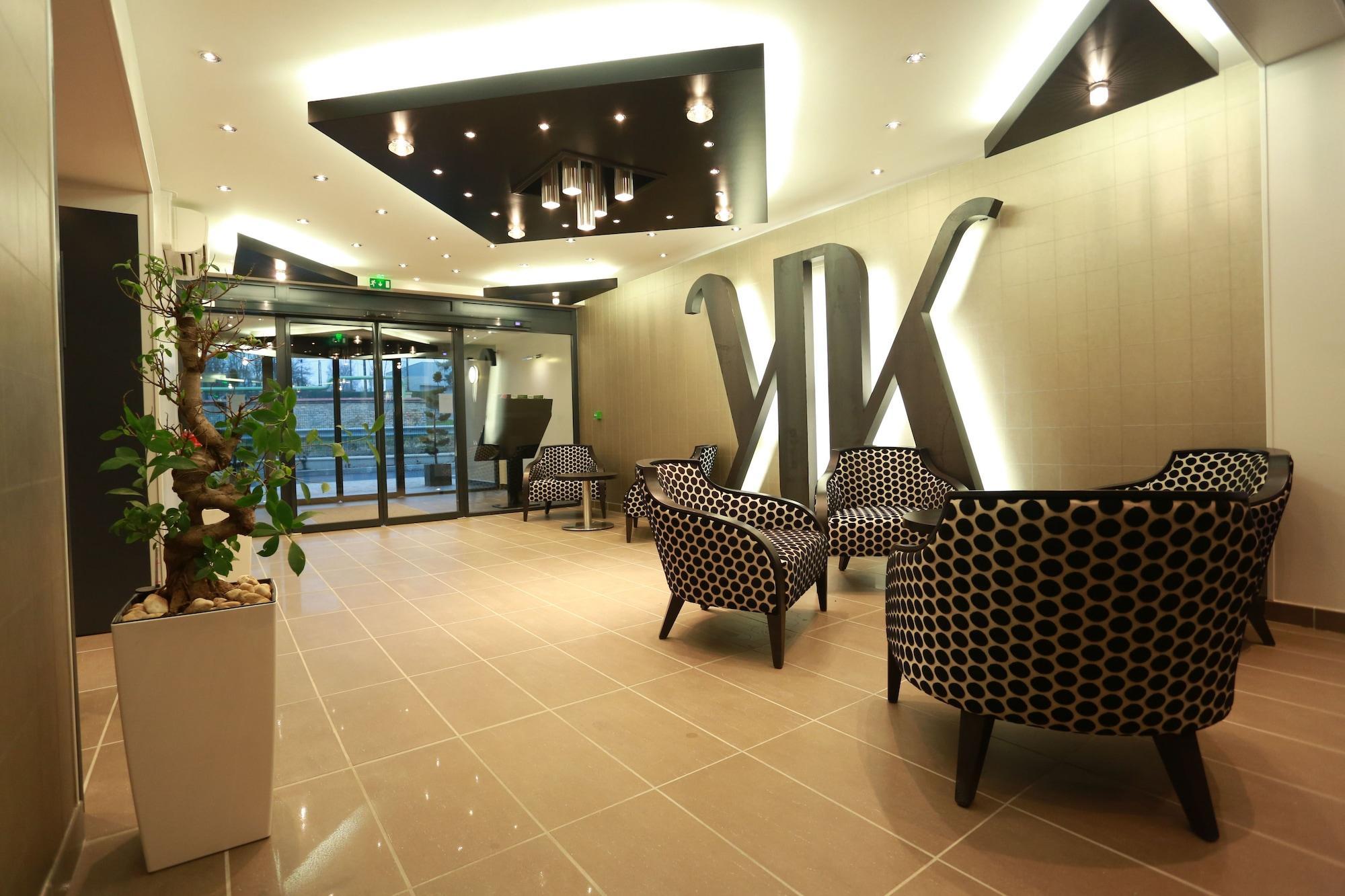 Le Konine - Hotel & Bar & Restaurant Монсо-ле-Мин Экстерьер фото