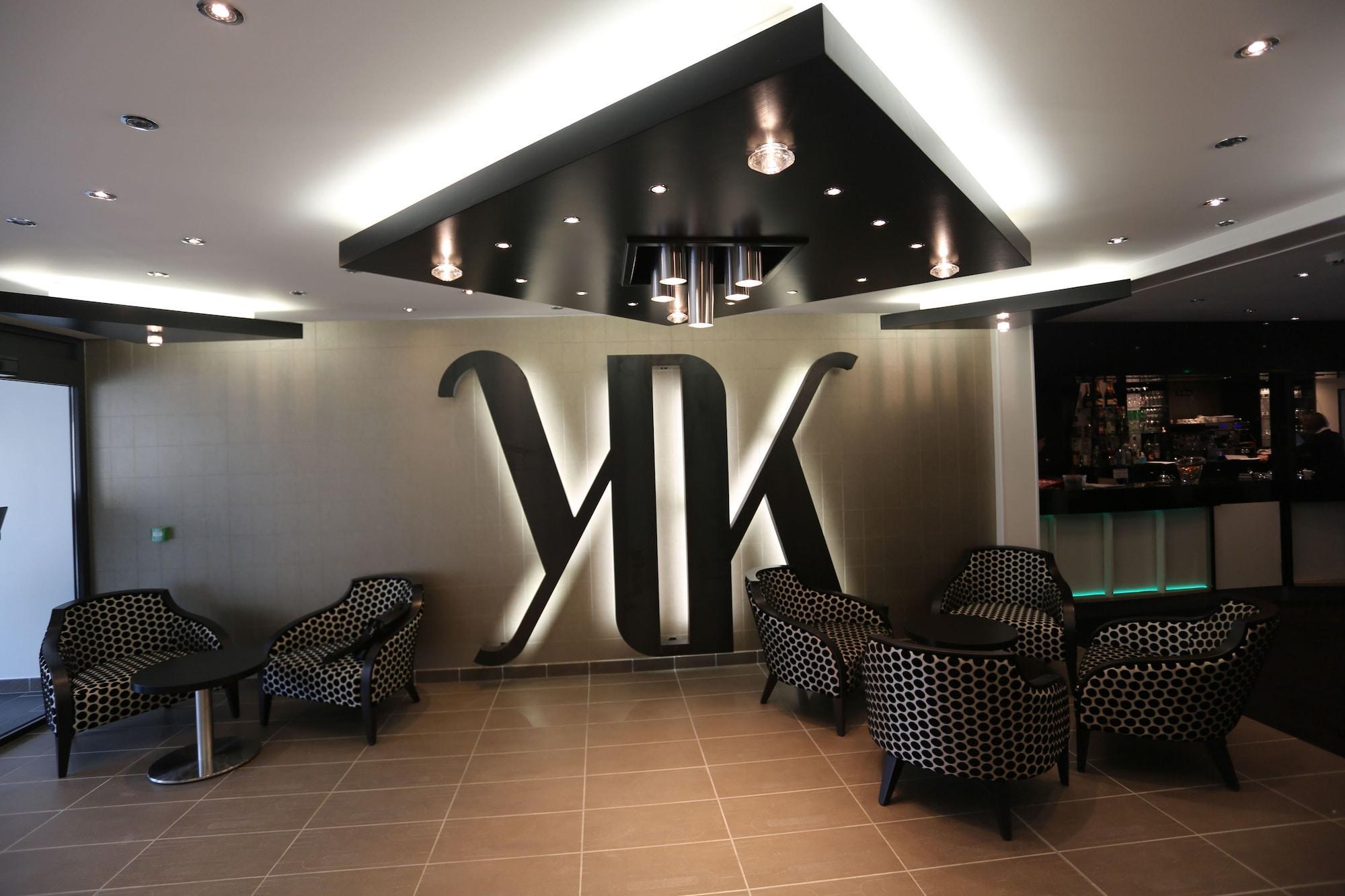 Le Konine - Hotel & Bar & Restaurant Монсо-ле-Мин Экстерьер фото
